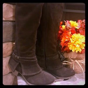 Crown Vintage Suede Brown Boots